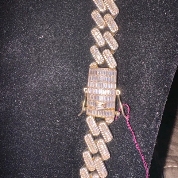 Men's 925 Iced Out Silver Cuban Link Chain w. vvs baguette stones